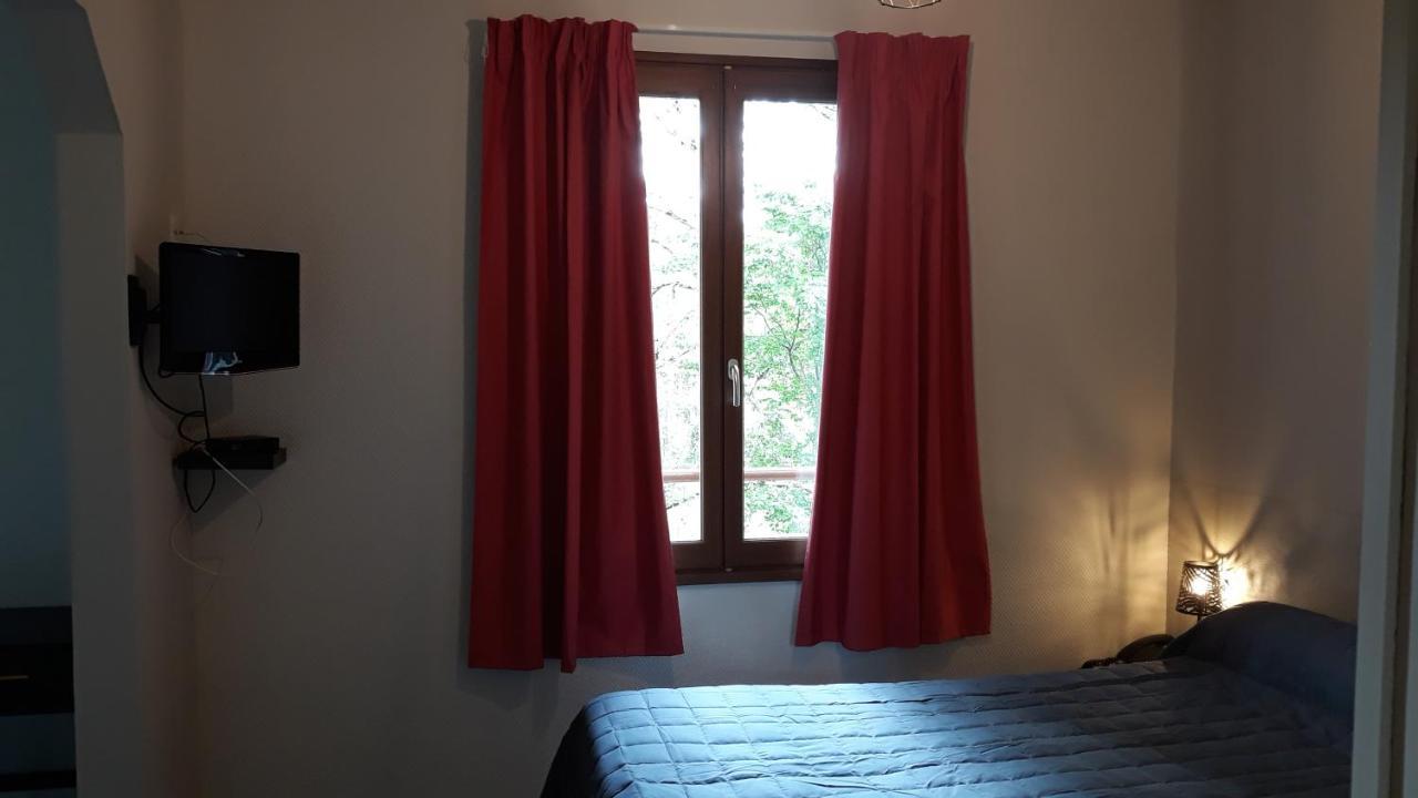 Le Relais De Boralde Hotell Espalion Eksteriør bilde