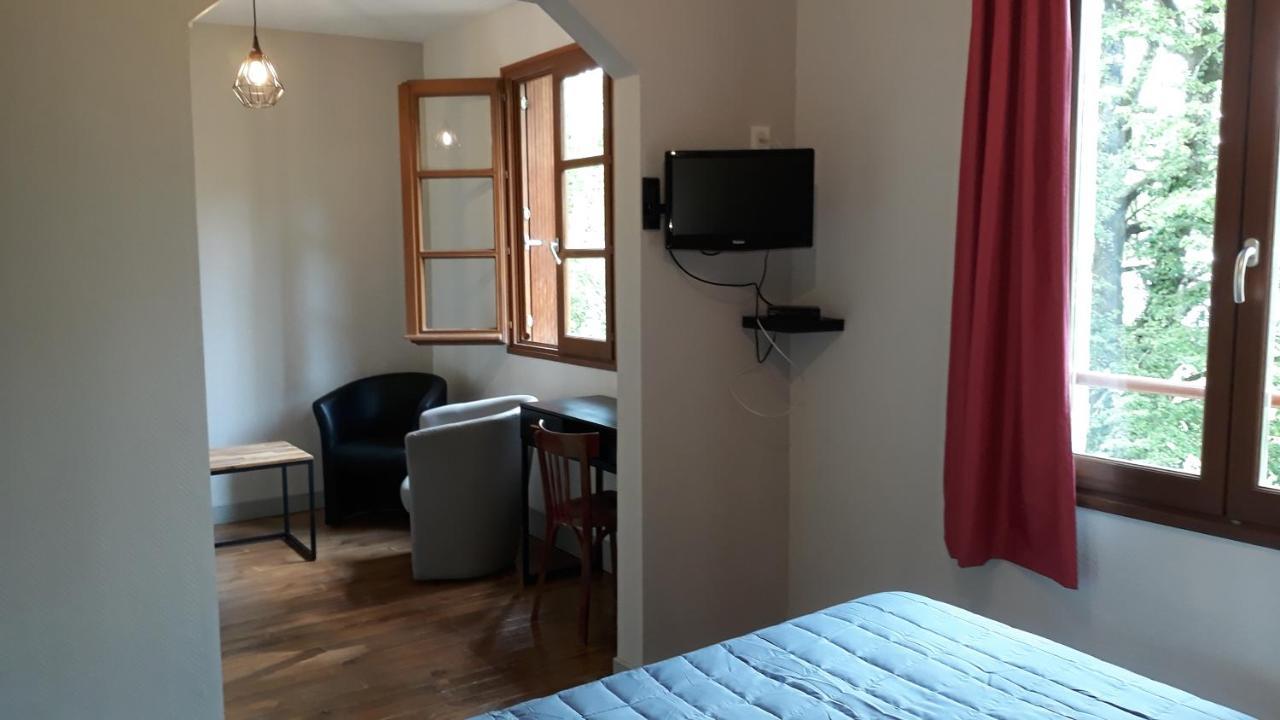 Le Relais De Boralde Hotell Espalion Eksteriør bilde