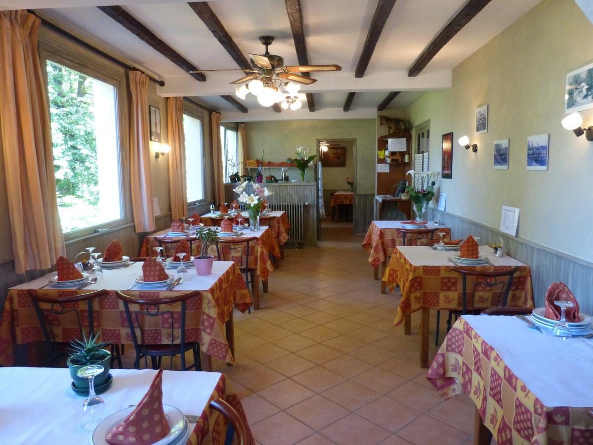 Le Relais De Boralde Hotell Espalion Eksteriør bilde