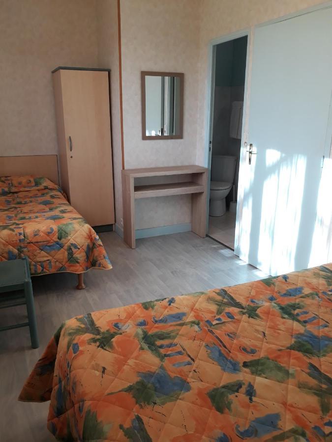 Le Relais De Boralde Hotell Espalion Eksteriør bilde