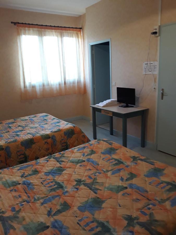 Le Relais De Boralde Hotell Espalion Eksteriør bilde